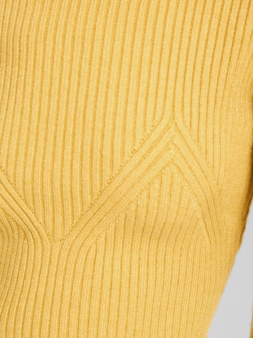Bershka Пуловер в жълто