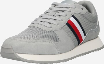 TOMMY HILFIGER - Zapatillas deportivas bajas en gris: frente