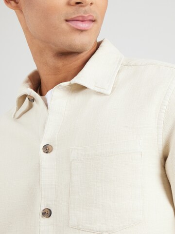 Revolution - Ajuste regular Camisa en blanco