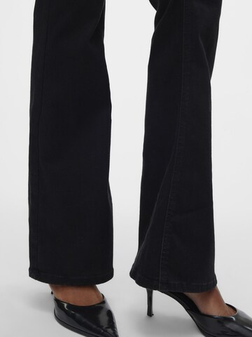 VERO MODA Flared Jeans 'SIGI' in Zwart