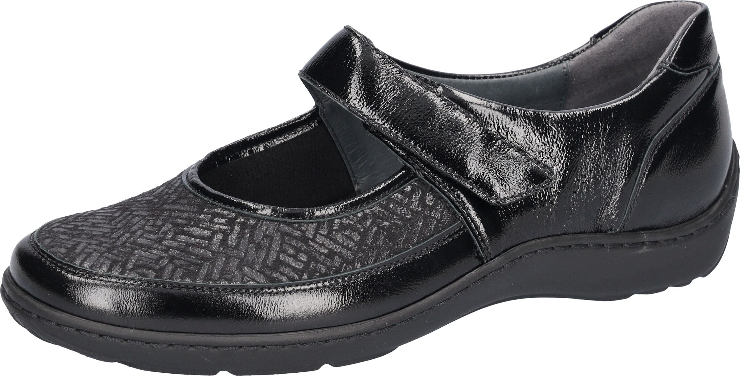 WALDLÄUFER Ballet Flats in Black: front