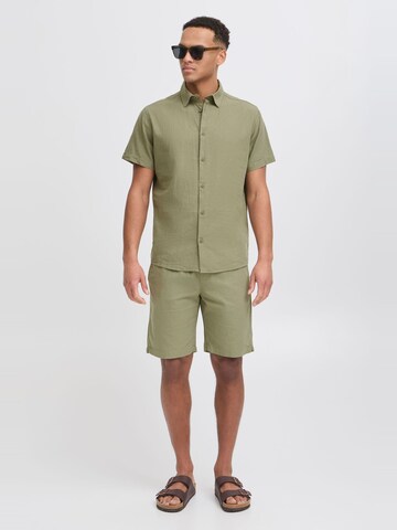 INDICODE JEANS - Ajuste regular Camisa 'IDMonk' en verde
