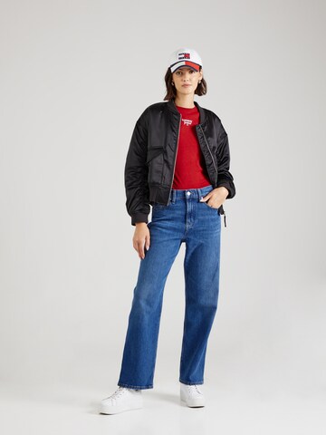 T-shirt 'Essential' Tommy Jeans en rouge