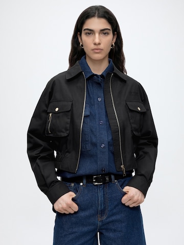 GUESS Преходно яке 'JULIANE' в черно