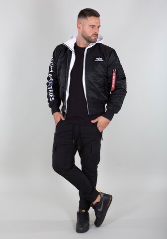 ALPHA INDUSTRIES Демисезонная куртка в Черный