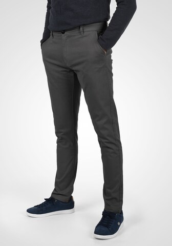 !Solid Regular Chino Pants 'Raul' in Grey: front