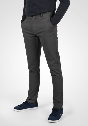 regular Pantaloni chino 'Raul' di !Solid in grigio: frontale