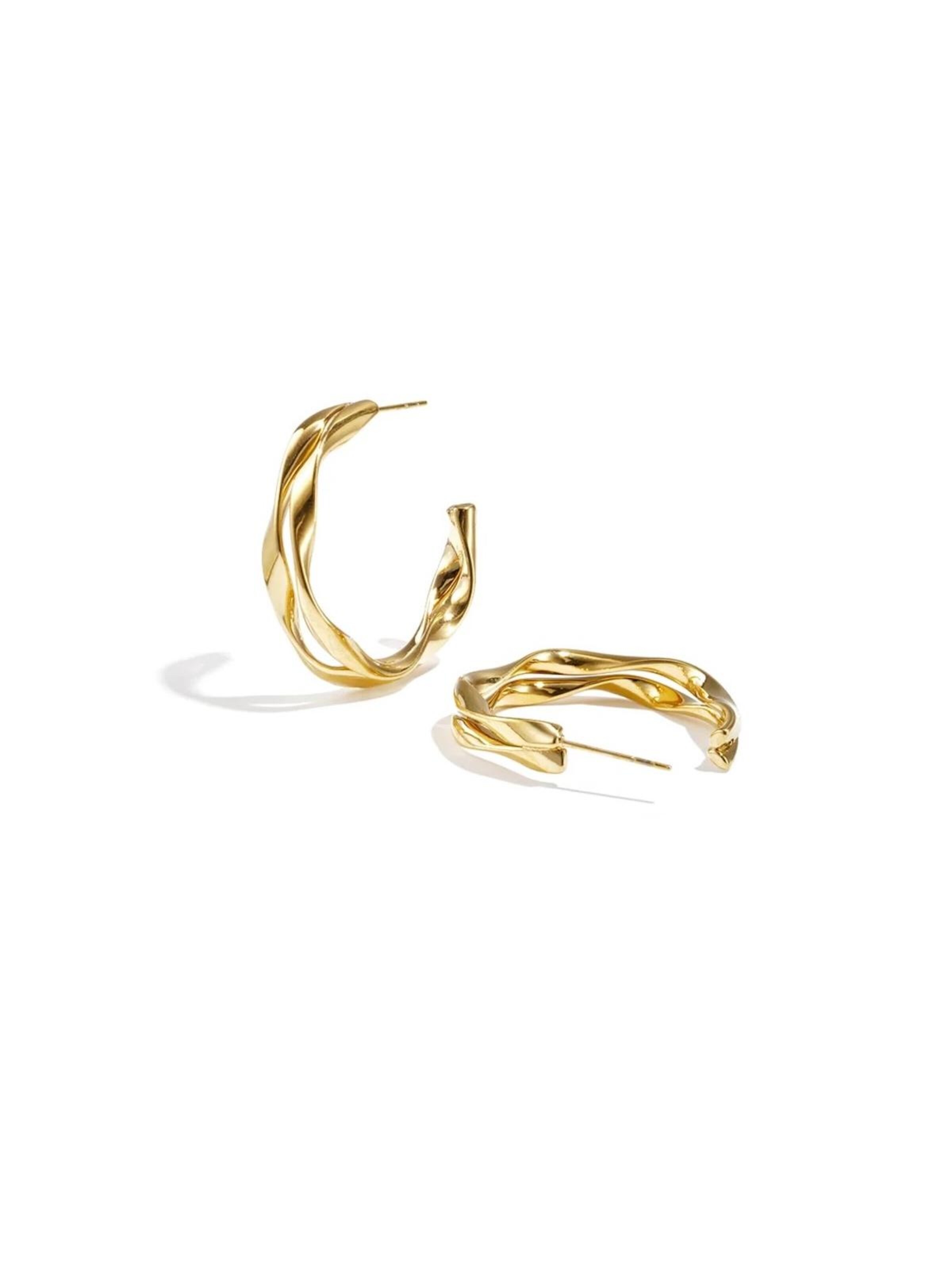 Cala Rose Earrings 'TWISTED WAVE' in Gold: front