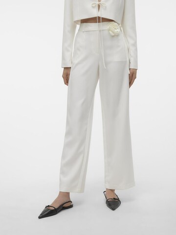Regular Pantalon 'Florentina' VERO MODA en blanc