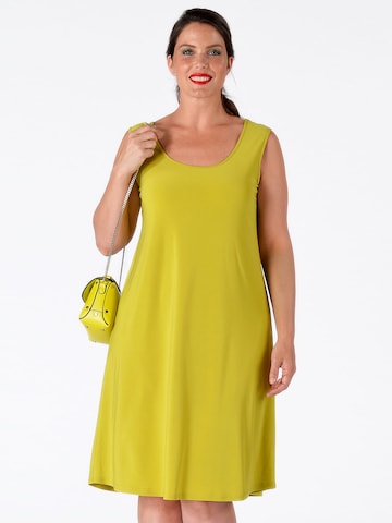 Yoek Dress in Green: front