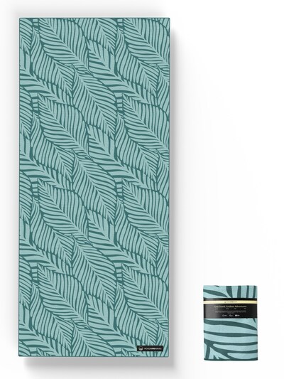 woodsandwaves Strandtuch 'Green Garden' in grün, Produktansicht