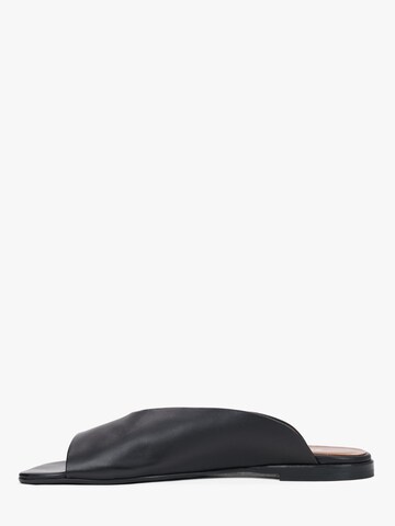 Estro Mules '11-5304-10' in Black