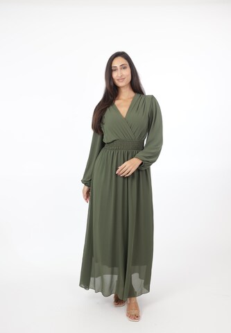 Elara Dress in Green: front