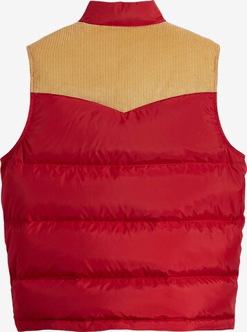 LEVI'S ® Vest in Red