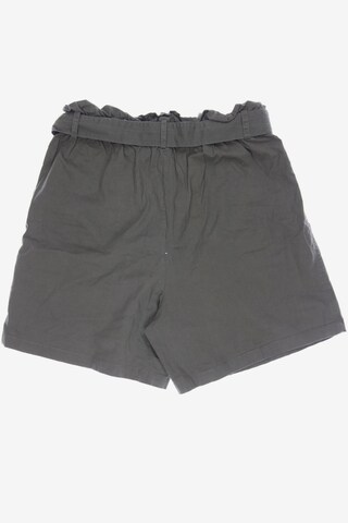 DARLING HARBOUR Shorts in M in Green