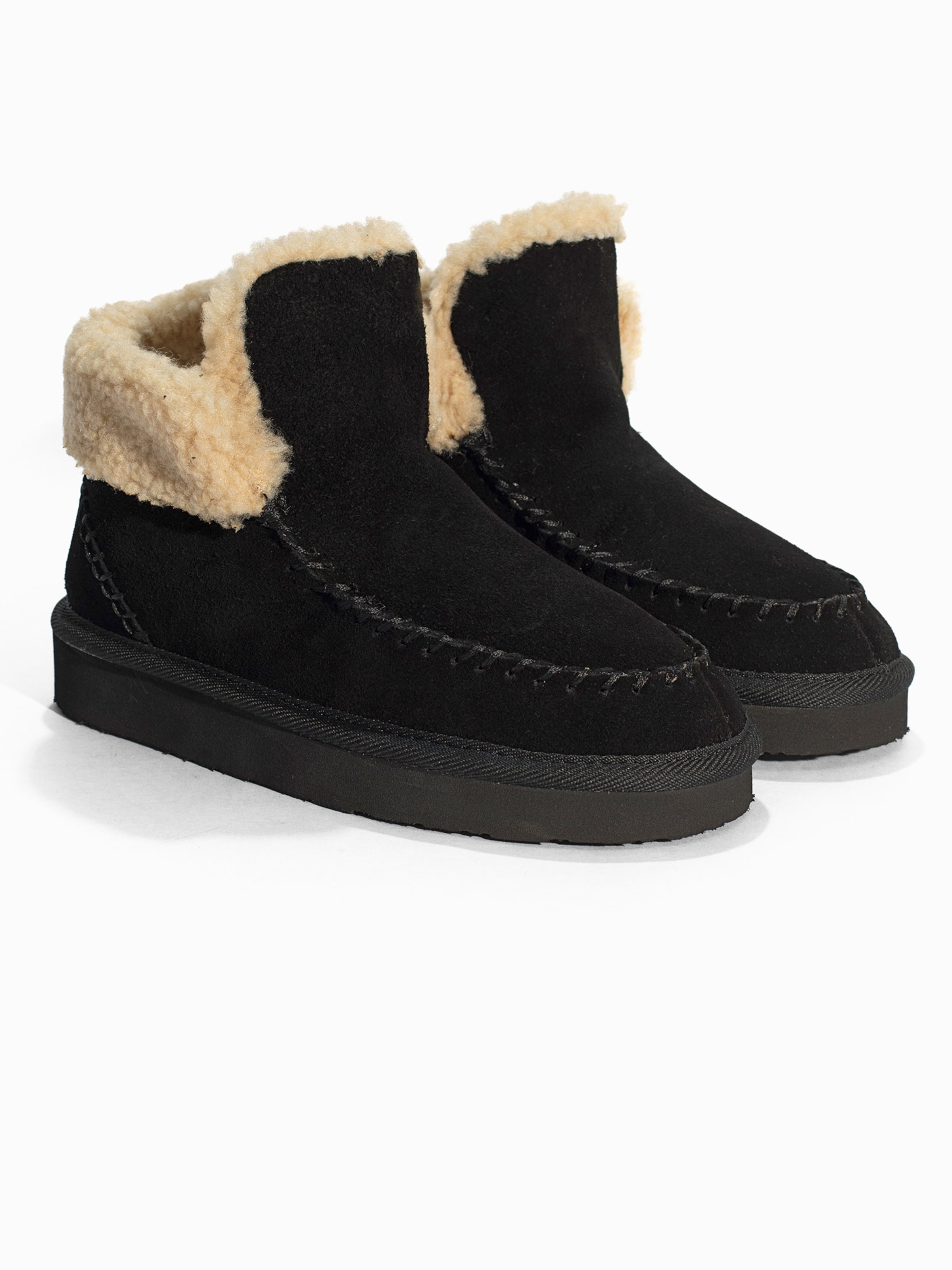 Minnetonka Boot 'CHANDRA' i svart
