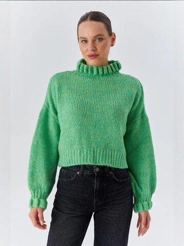 Pullover di MixRay in verde: frontale
