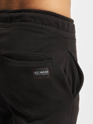 ROCAWEAR Tapered Pants in Black