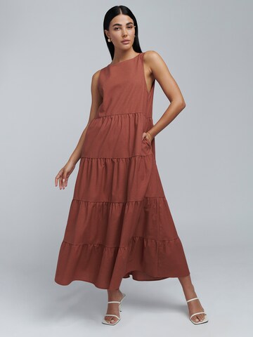 St MRLO Dress 'BYRON ' in Red: front