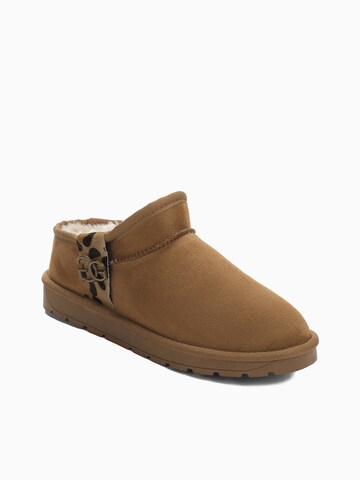 Cizme 'IDILA' de la Island Boot pe maro