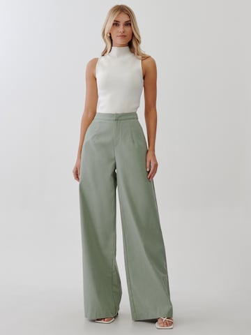 Tussah Regular Trousers 'JULIE' in Green: front