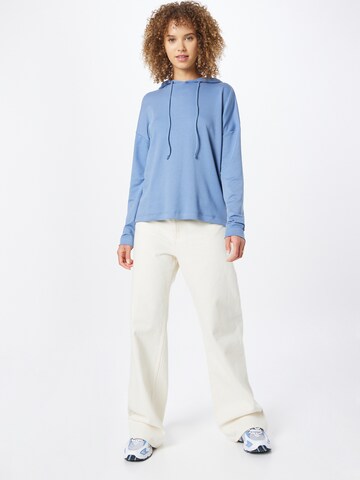 Sweat-shirt 'Nava' ARMEDANGELS en bleu