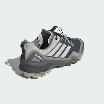 Chaussure basse 'Skychaser' ADIDAS TERREX en gris