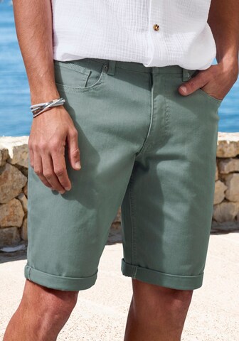 JOHN DEVIN Regular Shorts in Grün