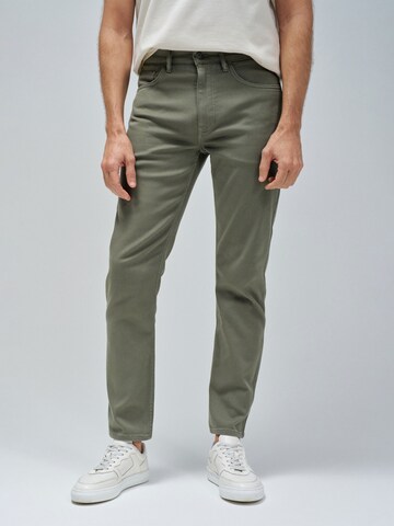 Coupe slim Pantalon chino Salsa Jeans en vert : devant