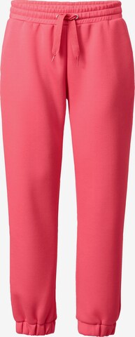 Sara Lindholm Tapered Pants in Pink: front