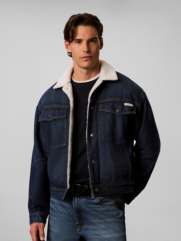 Calvin Klein Jeans Štandardný strih Prechodná bunda - Modrá: predná strana