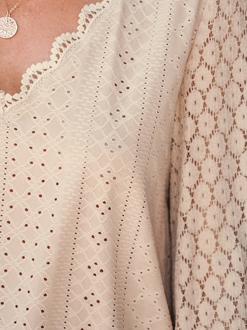 Cupshe Blouse 'Longsleeve' in Beige