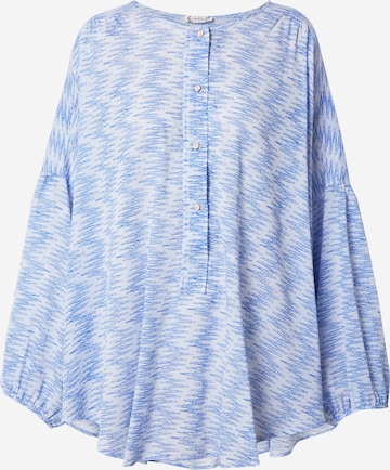 Free People Blouse in Blauw: voorkant