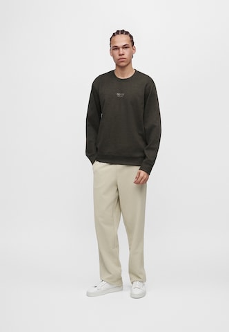 GUESS - Sudadera en marrón