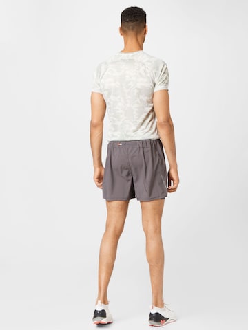 Newline Regularen Športne hlače | siva barva