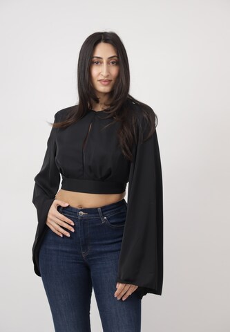 Elara Blouse in Black: front