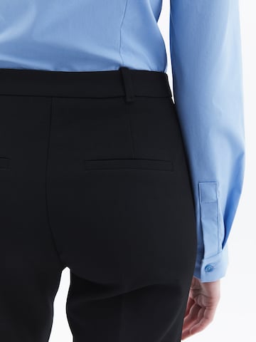 OXXO Tapered Trousers with creases in Black
