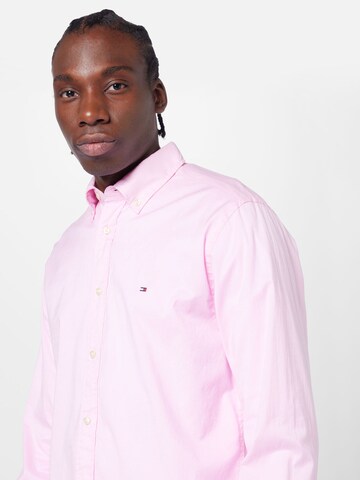 Regular fit Camicia di TOMMY HILFIGER in rosa