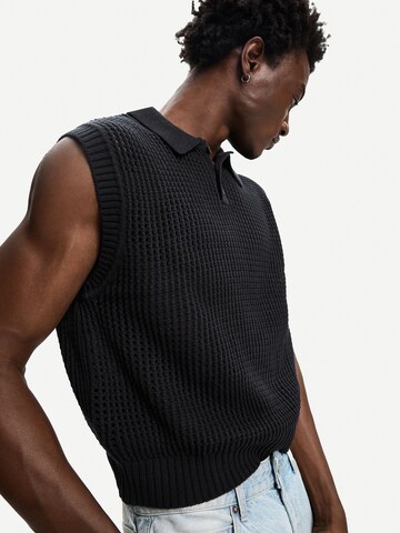 Bershka Slipover in Black