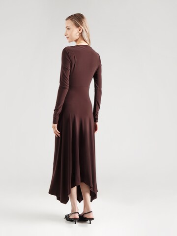 Forever New Kjole 'Roxanna' i brun
