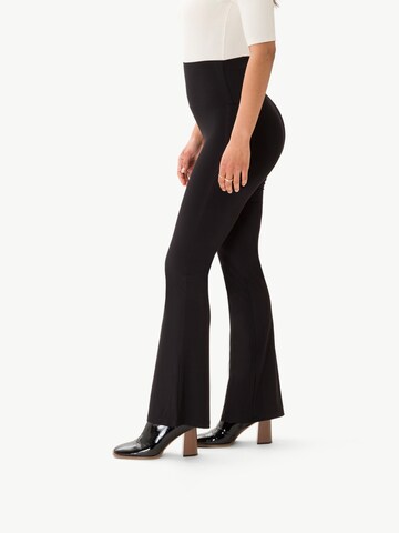 Les Lunes Flared Hose 'Belle' in Schwarz