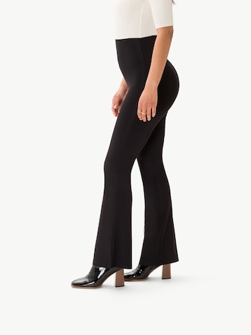 évasé Pantalon 'Belle' Les Lunes en noir