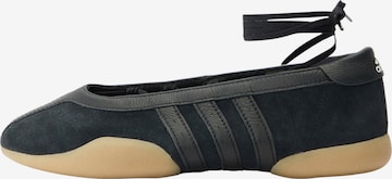 ADIDAS ORIGINALS Балетки с ремешком 'TAEKWONDO MEI' в Черный: спереди
