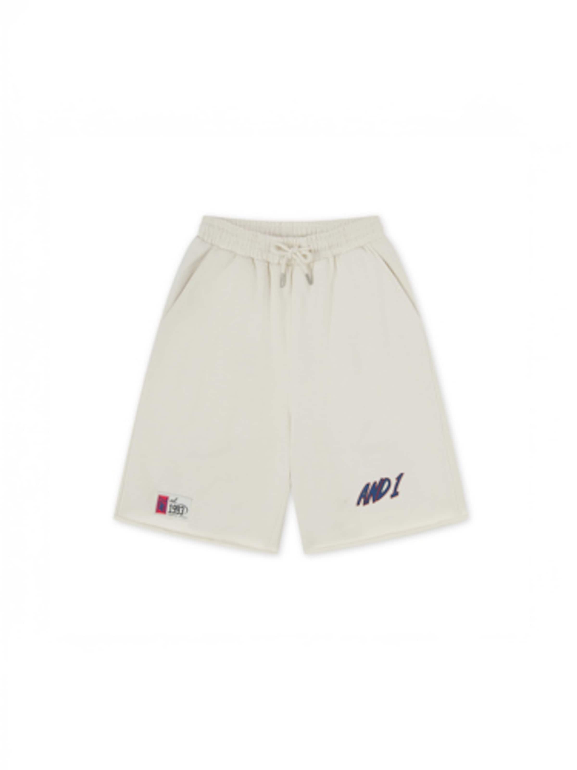 AND1 Regular Shorts in Beige: Vorderseite