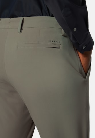 Coupe slim Pantalon chino Boggi Milano en gris