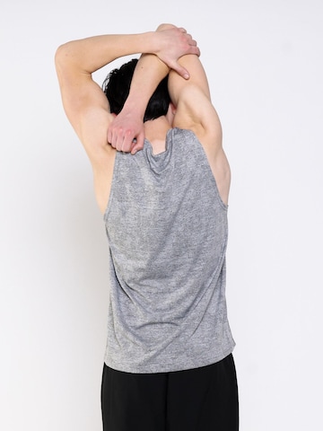 neverover - Camiseta funcional 'AeroKnit' en gris