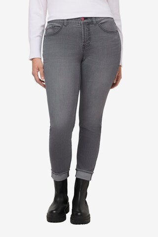 Ulla Popken Slimfit Jeans in Grijs: voorkant