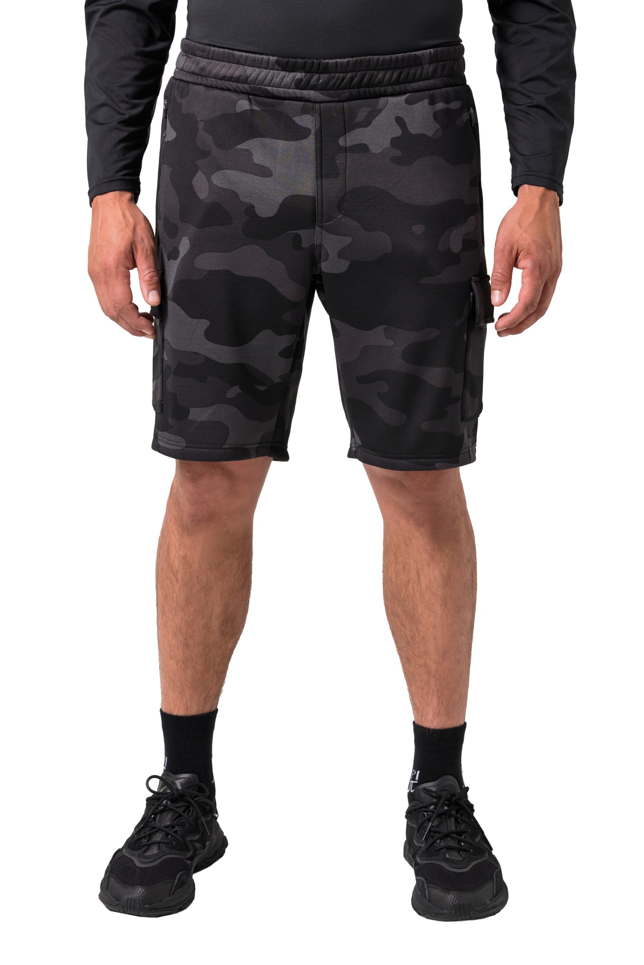 JAY-PI Regular Shorts 'Bermuda' in Schwarz: Vorderseite