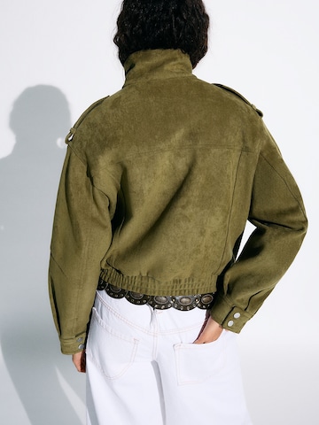 Bershka Jacke in Grün