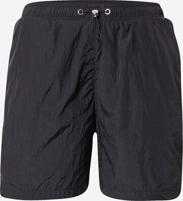 Urban Classics Regular Shorts in Schwarz: predná strana